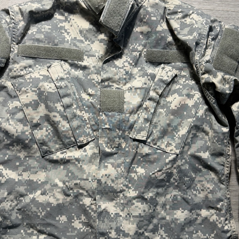US Army Combat Uniform (ACU) Shirt Jacket Digital Camo UCP, XS, X-Small - Picture 2 of 7